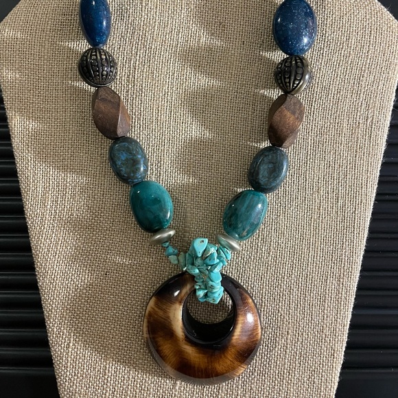 Turquoise & Brown Beaded Statement Necklace & Earrings Set - Picture 3 of 9